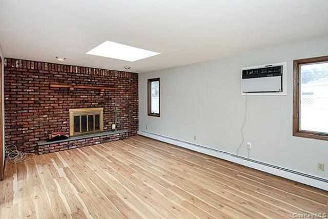 467 Von Elm Avenue, East Meadow, NY 11554