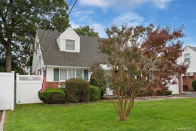 467 Von Elm Avenue, East Meadow, NY 11554