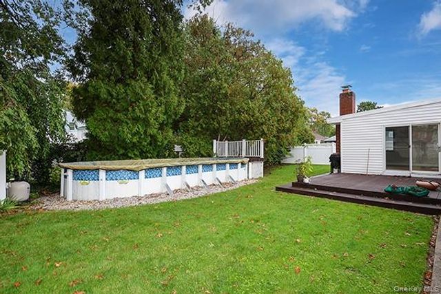 467 Von Elm Avenue, East Meadow, NY 11554