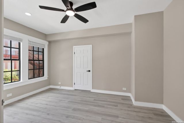 906 W Craig, San Antonio, TX 78201