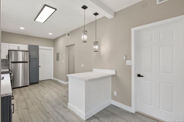 906 W Craig, San Antonio, TX 78201