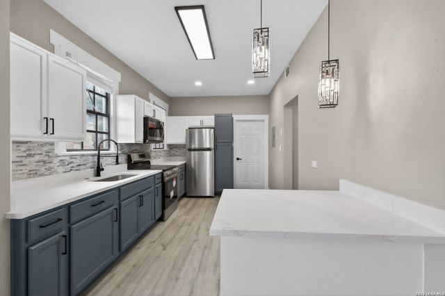 906 W Craig, San Antonio, TX 78201