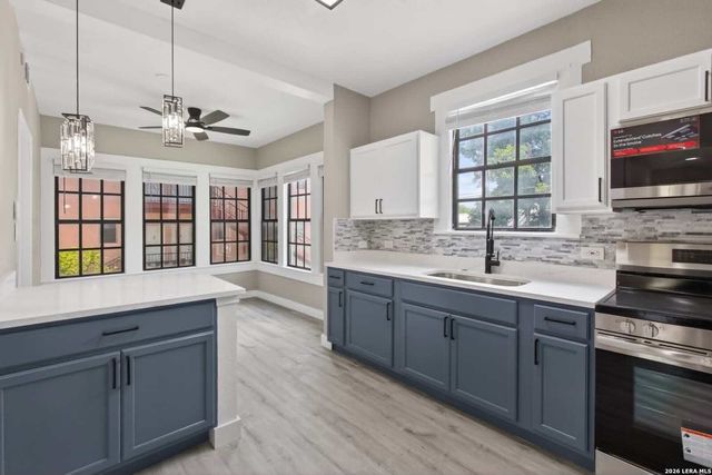 906 W Craig, San Antonio, TX 78201