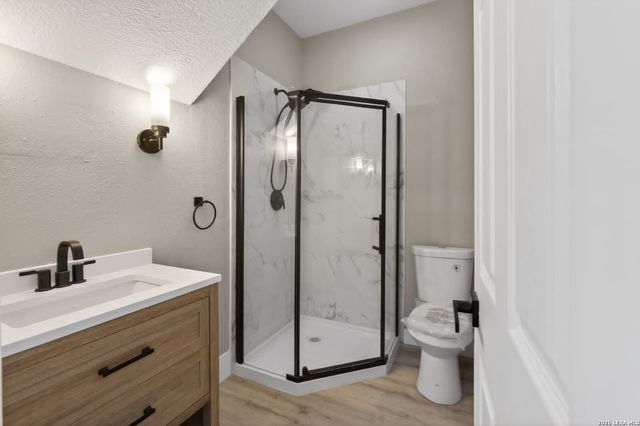 906 W Craig, San Antonio, TX 78201