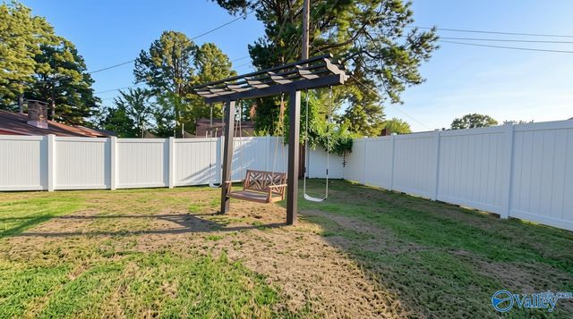 1305 Cloverdale Avenue SW, Decatur, AL 35601