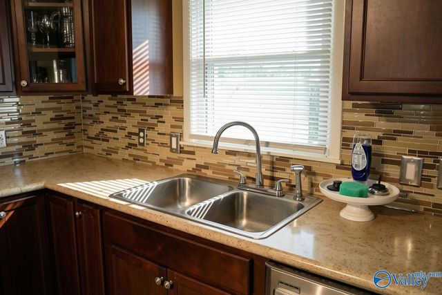 1305 Cloverdale Avenue SW, Decatur, AL 35601