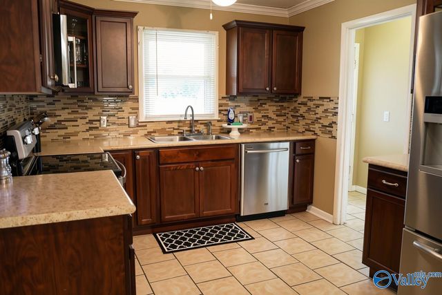 1305 Cloverdale Avenue SW, Decatur, AL 35601