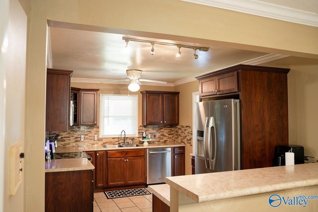 1305 Cloverdale Avenue SW, Decatur, AL 35601