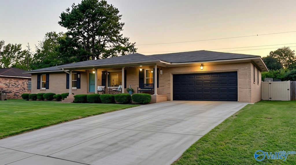 1305 Cloverdale Avenue SW, Decatur, AL 35601