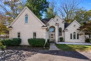 7241 Hidden Valley Drive, Lambertville, MI 48144