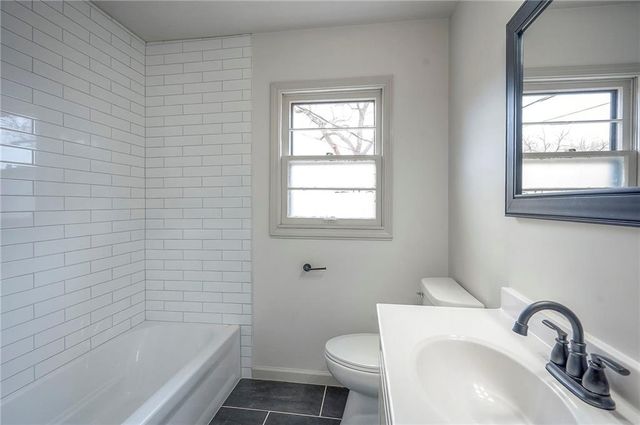 7405 Glenwood Lane, Overland Park, KS 66204