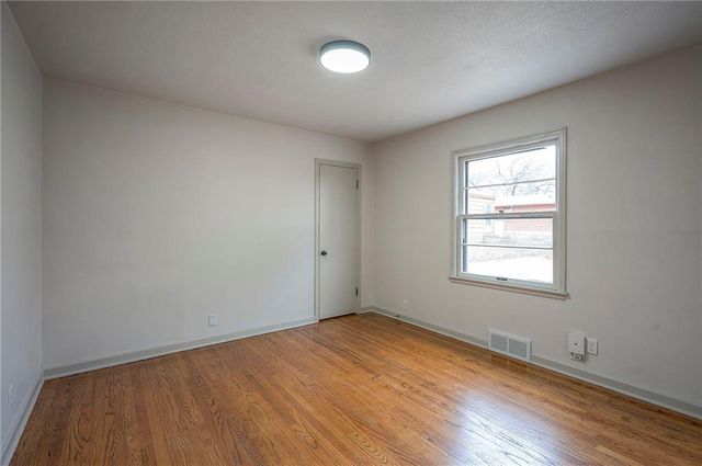 7405 Glenwood Lane, Overland Park, KS 66204