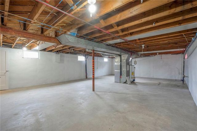 7405 Glenwood Lane, Overland Park, KS 66204