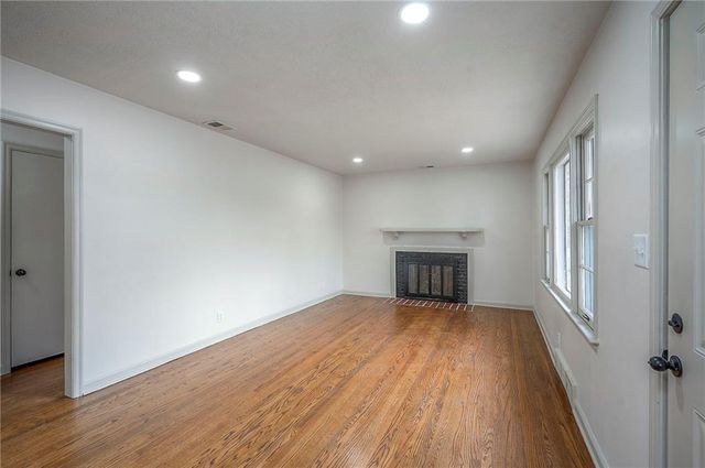 7405 Glenwood Lane, Overland Park, KS 66204