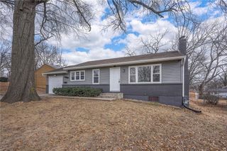 7405 Glenwood Lane, Overland Park, KS 66204