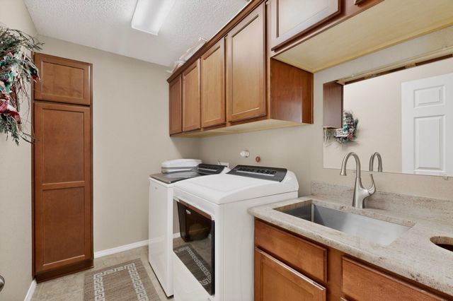 1017 Threadgrass Road NE, Rio Rancho, NM 87144