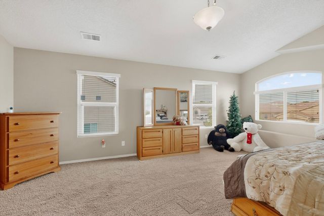 1017 Threadgrass Road NE, Rio Rancho, NM 87144
