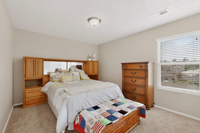 1017 Threadgrass Road NE, Rio Rancho, NM 87144
