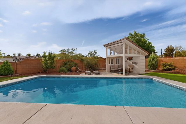 1017 Threadgrass Road NE, Rio Rancho, NM 87144