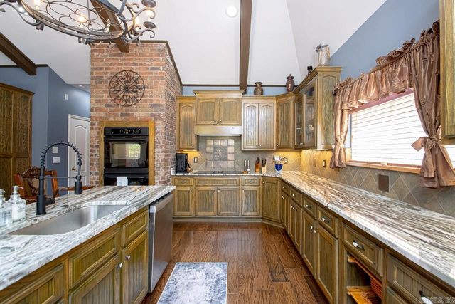 42 Oakwood Drive, Vilonia, AR 72173