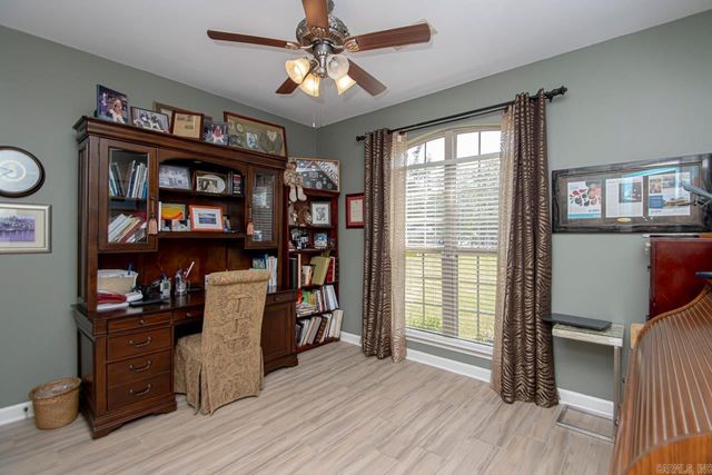 42 Oakwood Drive, Vilonia, AR 72173