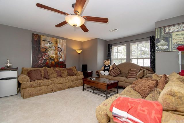 42 Oakwood Drive, Vilonia, AR 72173