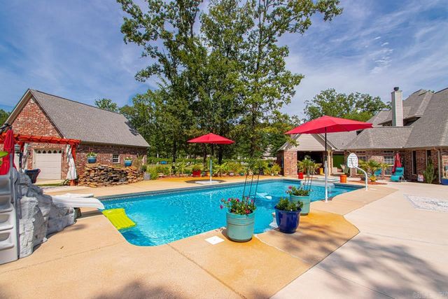 42 Oakwood Drive, Vilonia, AR 72173