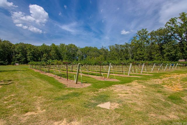 42 Oakwood Drive, Vilonia, AR 72173