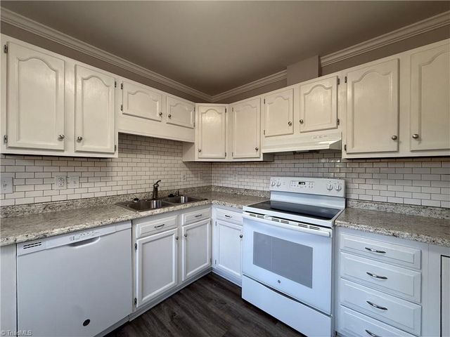 205 Guinevere Court, Winston-salem, NC 27104