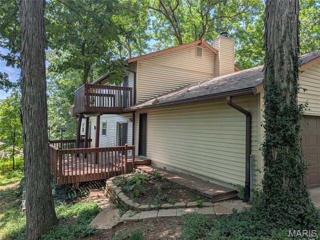 41 Oak Forest Drive, St Charles, MO 63303