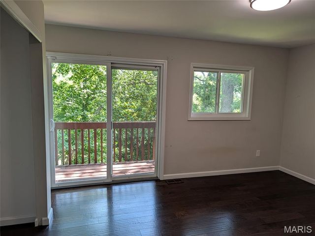 41 Oak Forest Drive, St Charles, MO 63303