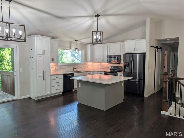 41 Oak Forest Drive, St Charles, MO 63303