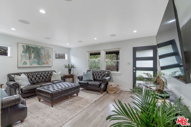 5656 Donna Avenue, Tarzana, CA 91356