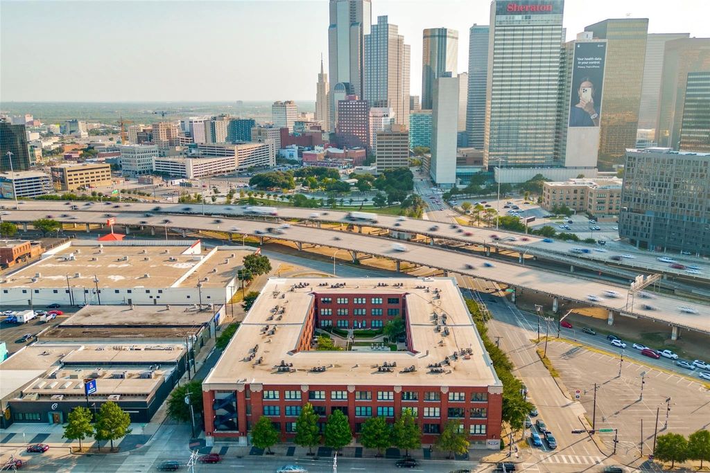 2502 Live Oak Street 330, Dallas, TX 75204