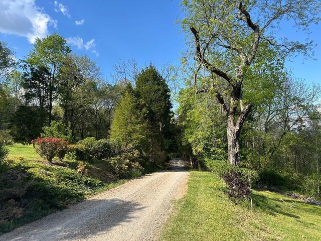 16 Ernest Stewart Rd, Dunlap, TN 37327
