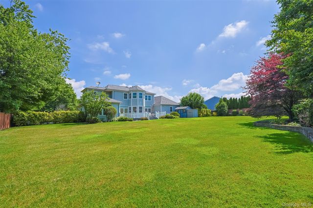 8 Parkview Drive, Jericho, NY 11753