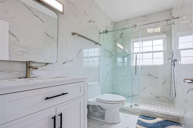 8 Parkview Drive, Jericho, NY 11753