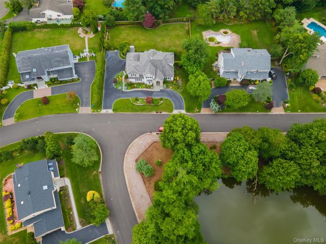 8 Parkview Drive, Jericho, NY 11753