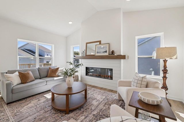 527 Fundamental Way, Cottage Grove, WI 53527