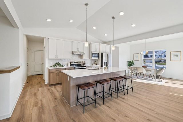 527 Fundamental Way, Cottage Grove, WI 53527