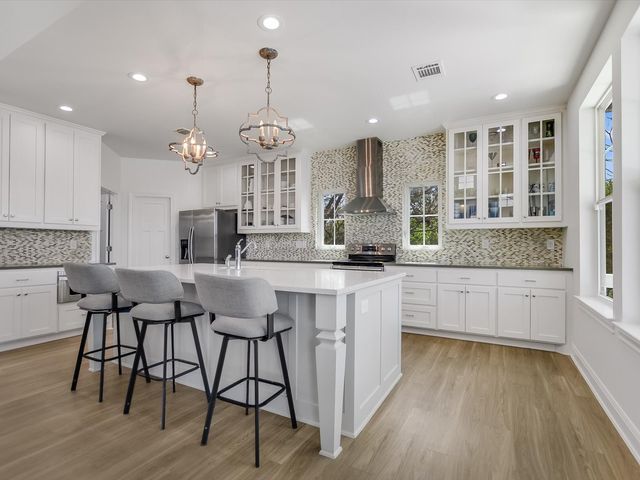 1332 S Lakeside Drive, Burnet, TX 78611