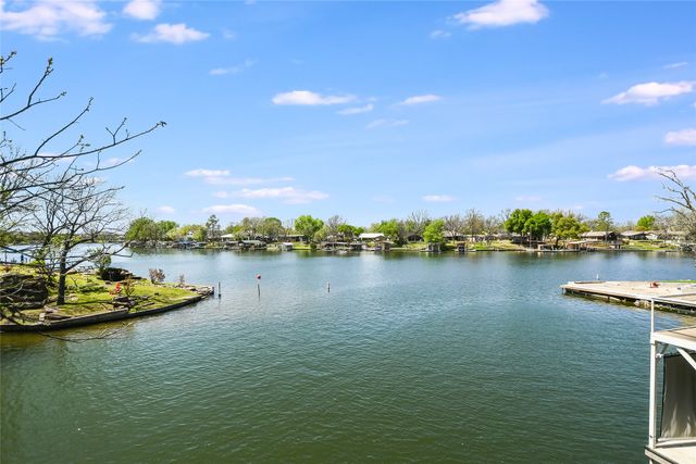 1332 S Lakeside Drive, Burnet, TX 78611