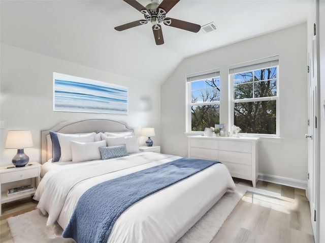 1332 S Lakeside Drive, Burnet, TX 78611