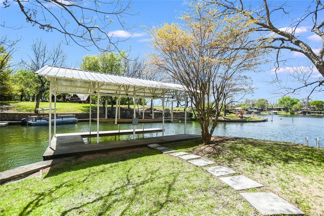 1332 S Lakeside Drive, Burnet, TX 78611