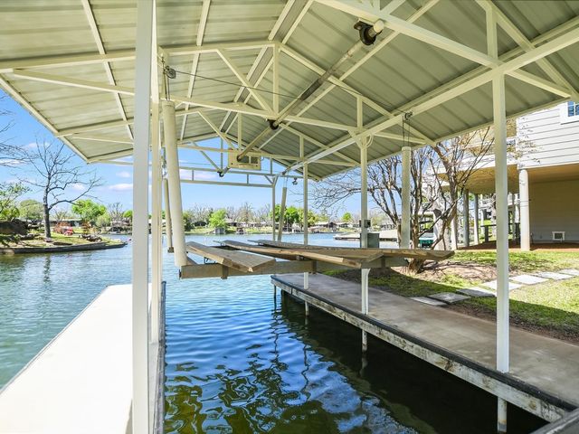 1332 S Lakeside Drive, Burnet, TX 78611
