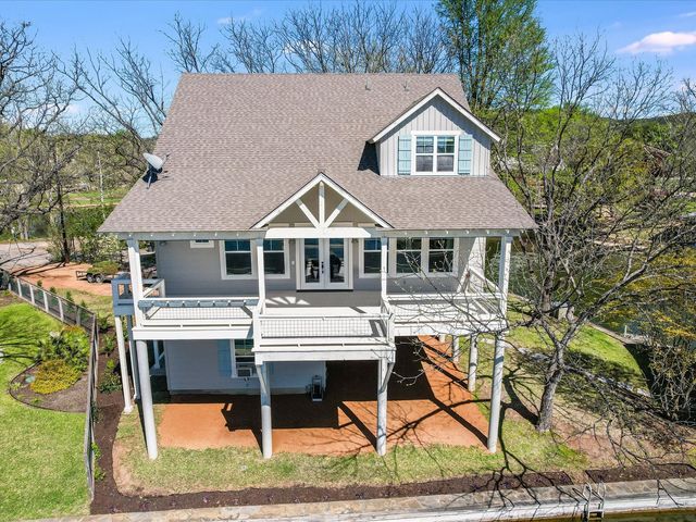 1332 S Lakeside Drive, Burnet, TX 78611