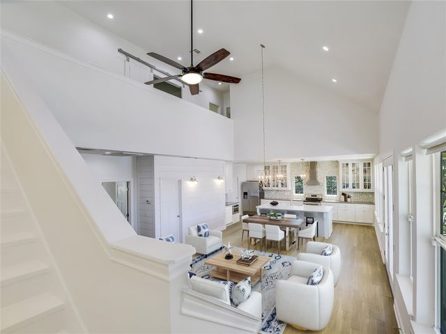 1332 S Lakeside Drive, Burnet, TX 78611