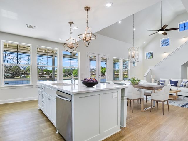 1332 S Lakeside Drive, Burnet, TX 78611
