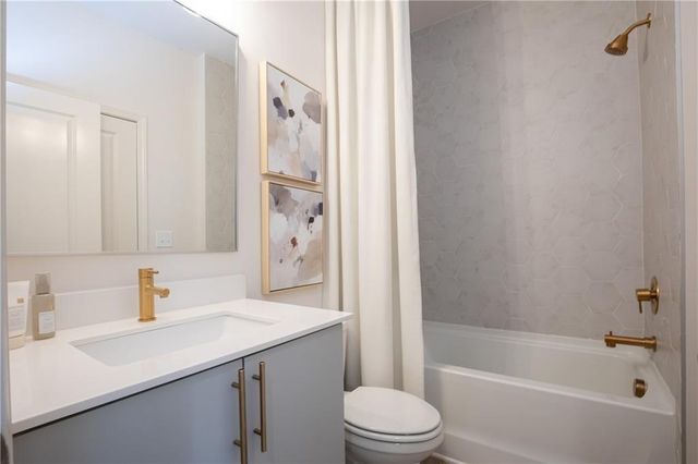 154 Chestnut Circle 80, Atlanta, GA 30342