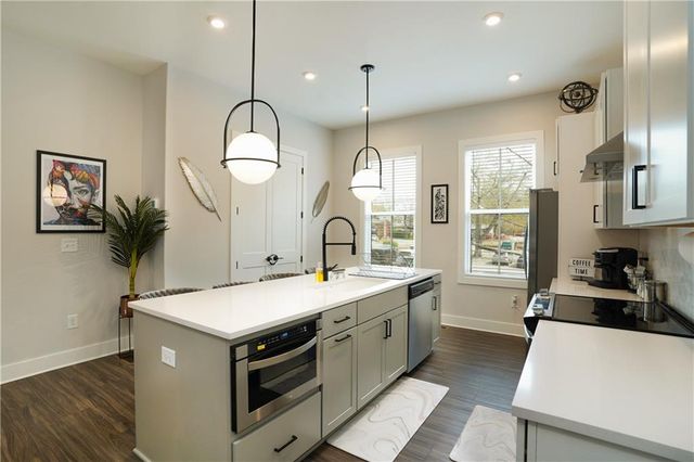 154 Chestnut Circle 80, Atlanta, GA 30342